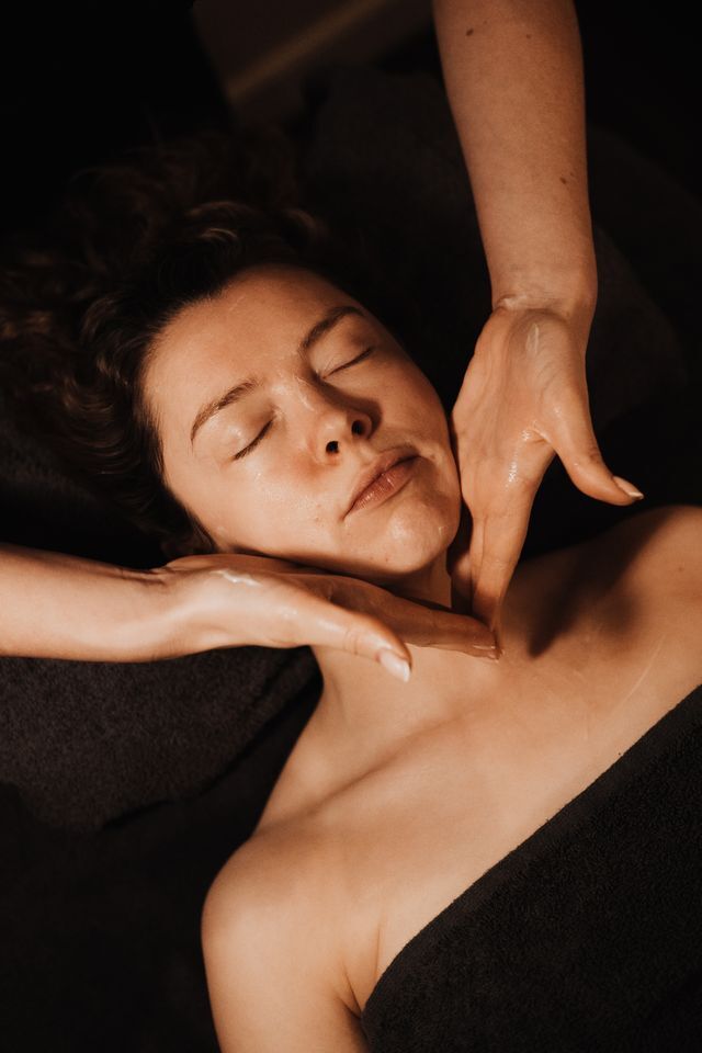August Treatment of the Month - ishga Sculpt & Restore Facial - 55mins