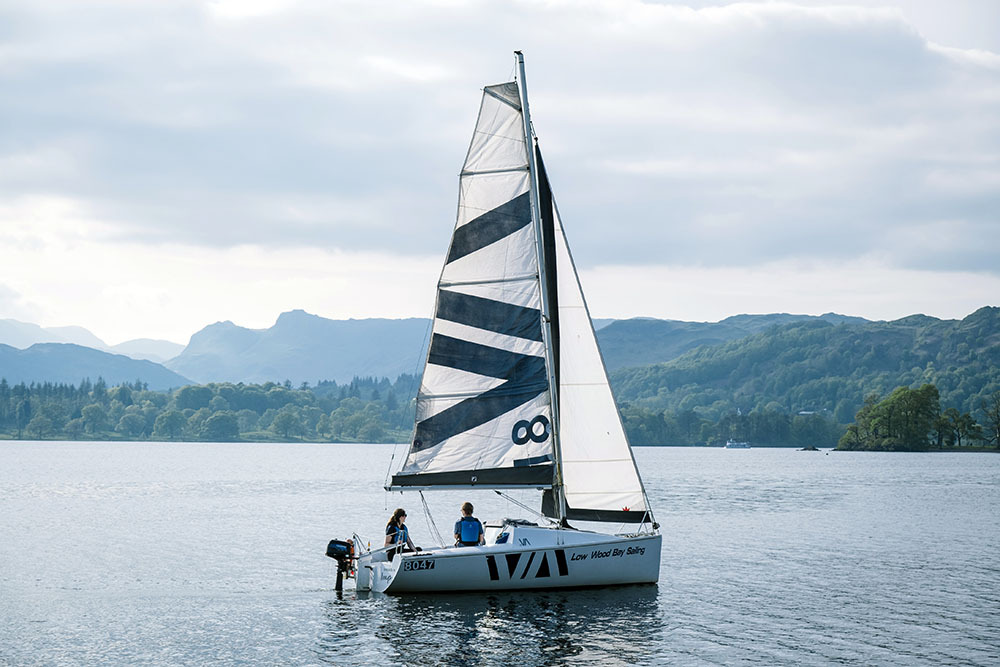 Half-Day Keelboat Sailing Experience