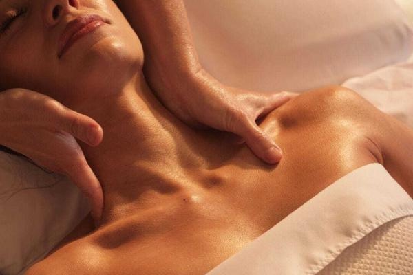 Cocoon Back, Neck & Shoulder Massage