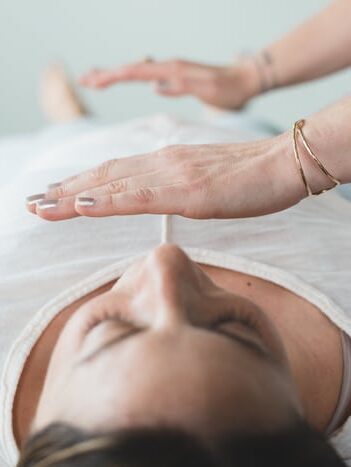 Release: Tranquil Head, Neck & Shoulder Massage + Reiki