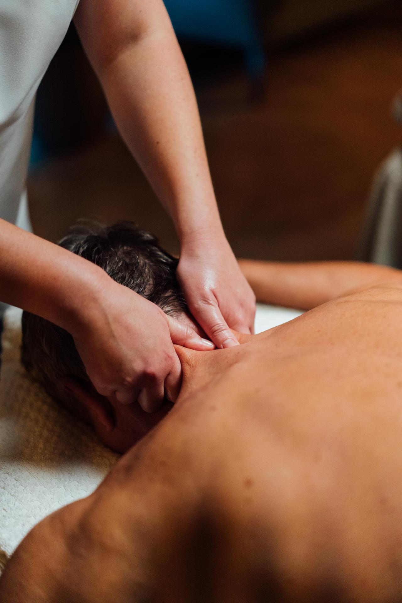 Champneys Back & Scalp Ritual
