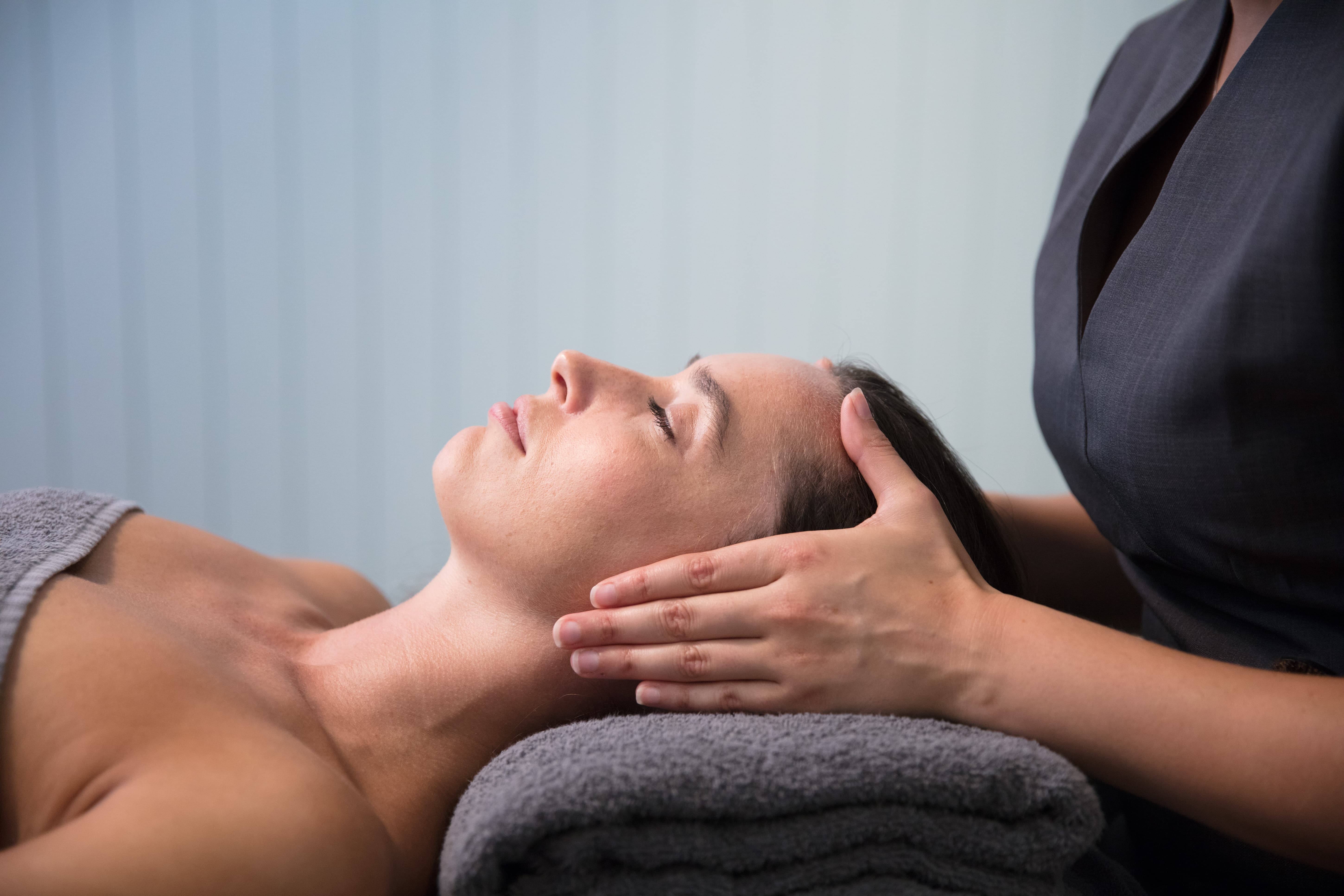 Elemis Expert Touch Facial