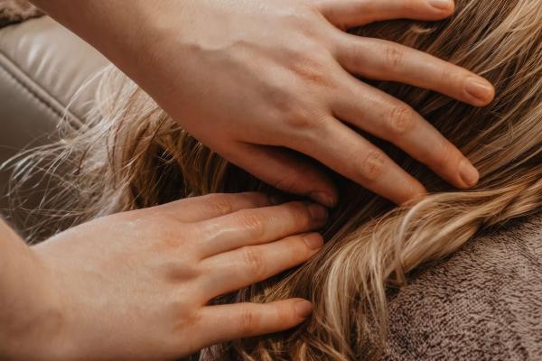 St Michaels Soothing Scalp Massage Escape