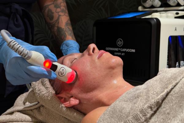 Expert Jet Facial - 6 technologies in 1