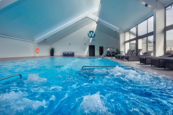 Swim, Spa & Dine 10:00-15:00