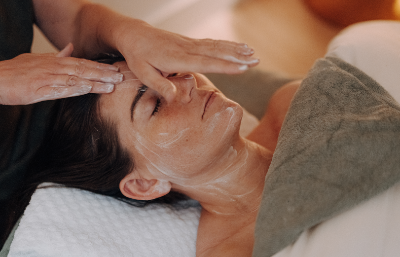 VOYA ORGANIC ANTI-AGING RESTORATIVE FACIAL