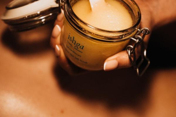 ishga Tasters - Salt & Oil Scrub + Head Massage