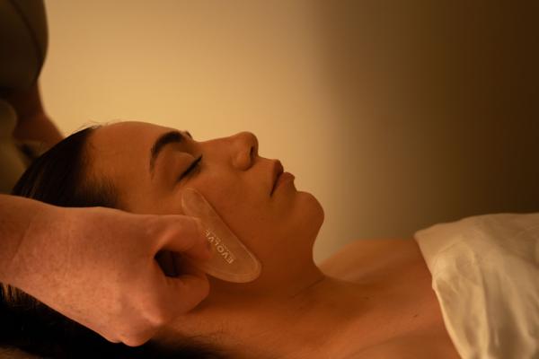 Instant Detox Clarifying Facial (60 Minutes)