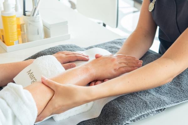 Anti Ageing Hand Therapy
