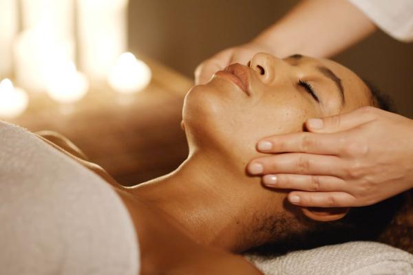 Elemis Expert Touch Define Facial 75