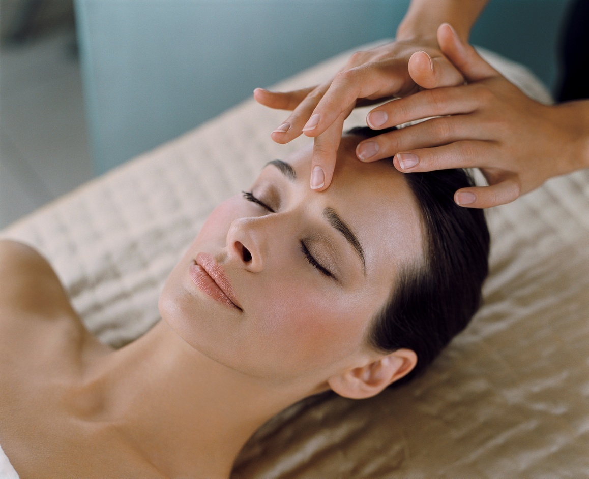 Elemis Expert Touch Nourish Facial 30