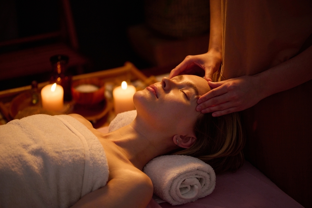 Elemis Expert Touch Renew Facial 30