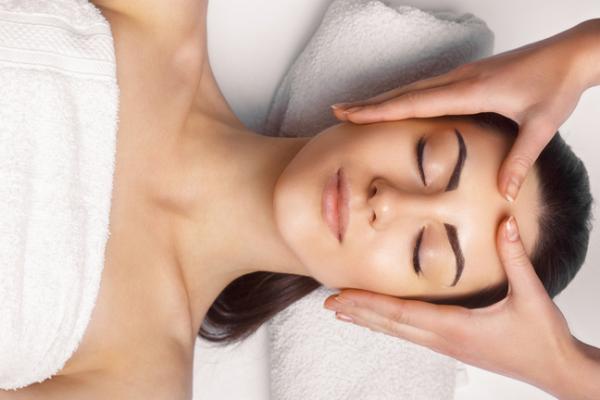 Elemis Expert Touch Reveal Facial 30