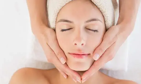 ELEMIS Expert Touch Renew Facial (55 minutes)