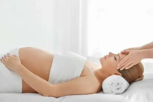 Elemis Expert Peaceful Pregnancy Massage (25 minutes)
