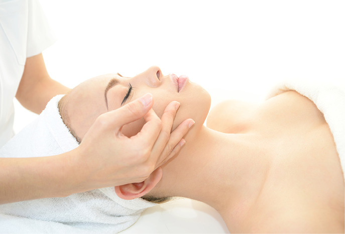 ELEMIS Expert Touch Define Facial (70 minutes)