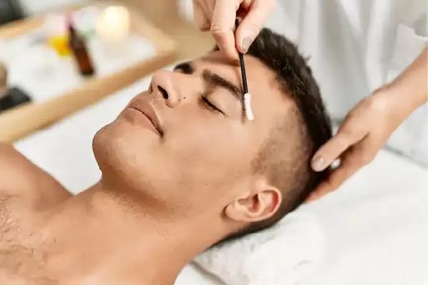 Gents' Eyebrow Shape (Tweezer)
