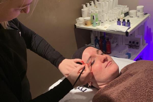 Eyebrow Tint & Shaping