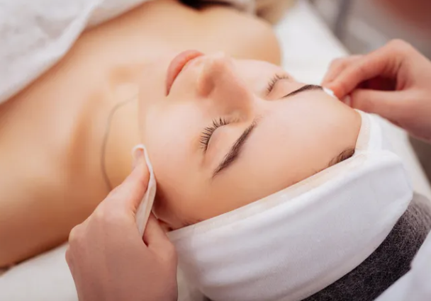 60 minute Signature Facial