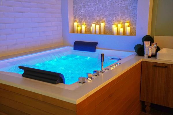 Salt & Water Lounge
