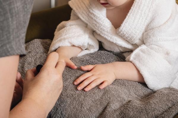 Mini Dazzle Manicure