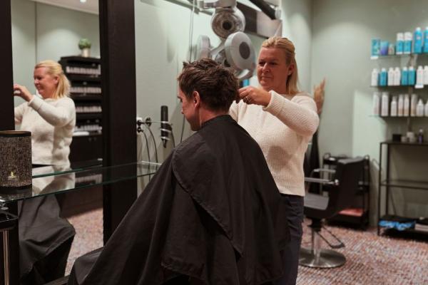 STUDENT KLIPP HERRE M/ VASK