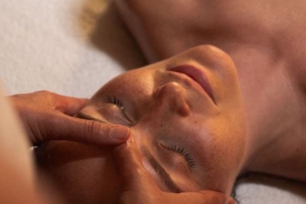 Comfort and Glow Facial
