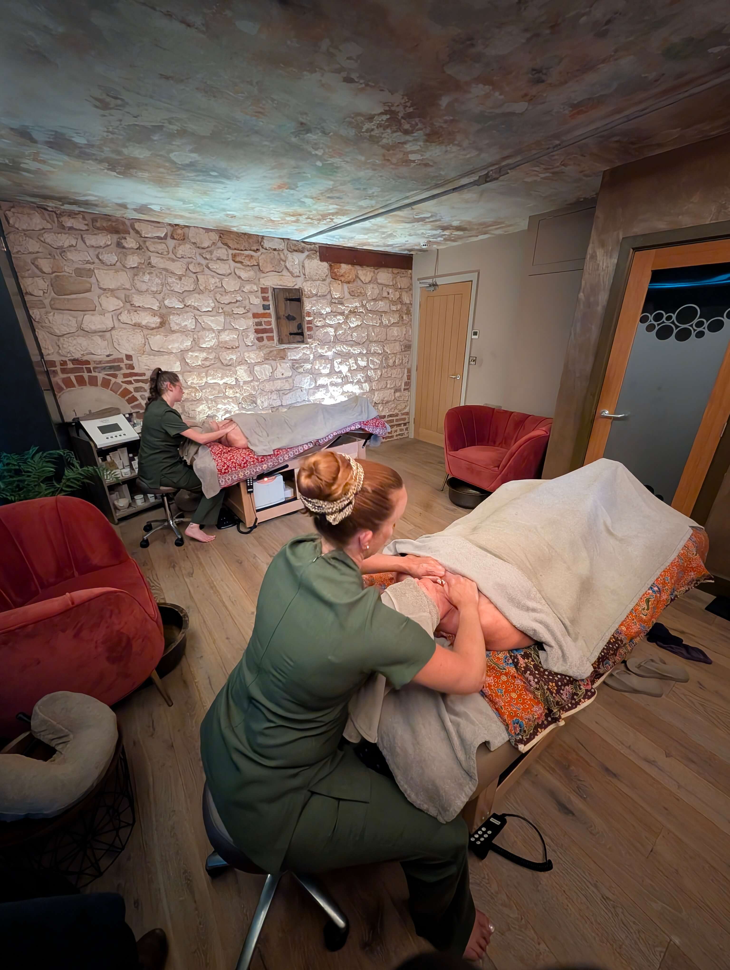 Couples ELEMIS Expert Tech Express Facial (For 2 Guests in the Fire Room)