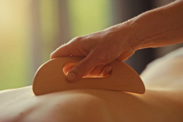 90m Manual Lymphatic Drainage & Wood Therapy