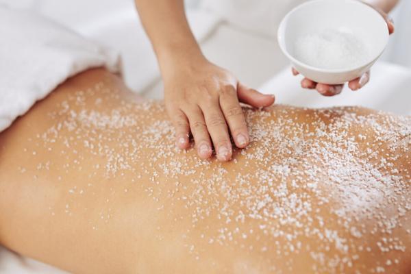 ELEMIS EXPERT Frangipani Intensely Cleansing Salt Scrub 40