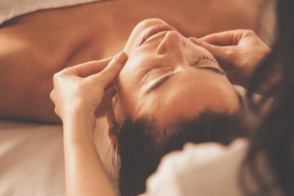 OSKIA Indulgent Escape Facial