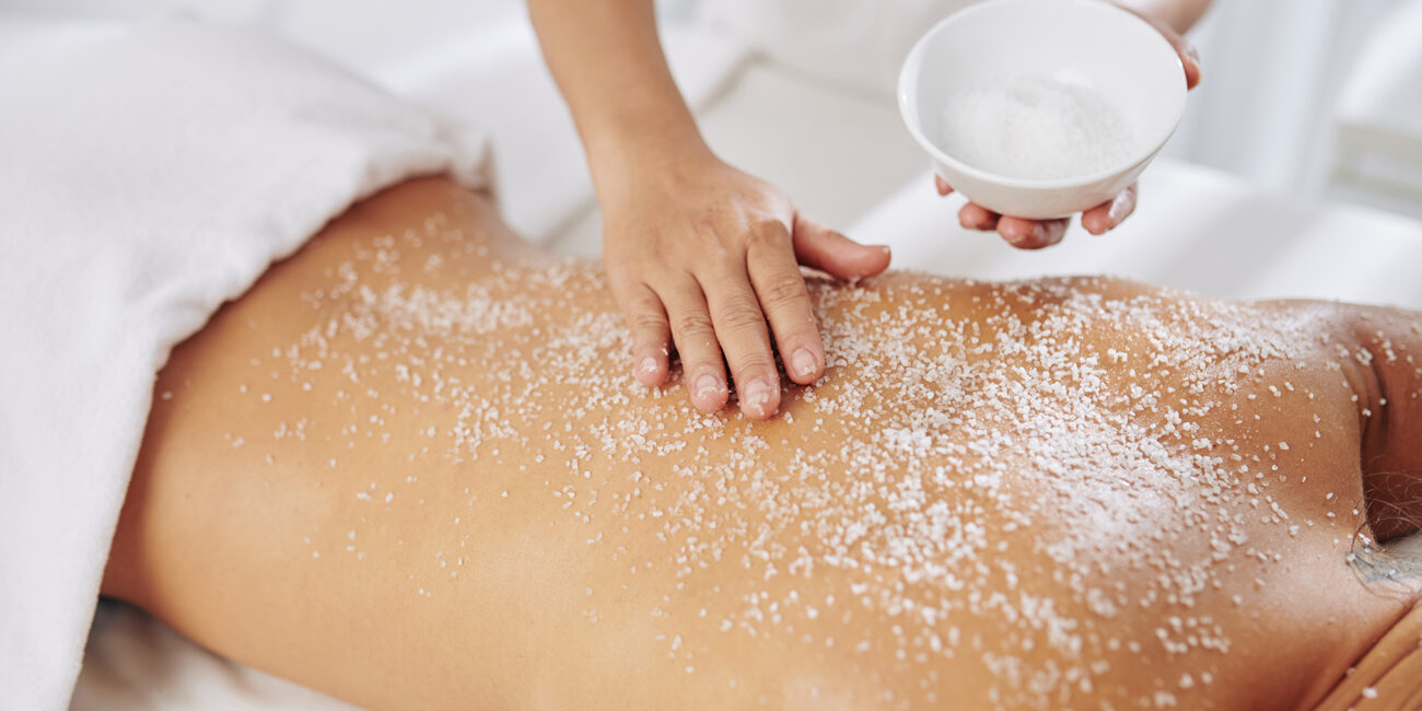 ELEMIS EXPERT™ Frangipani Intensely Cleansing Salt Scrub