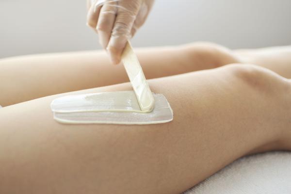 Wax - Full Leg and Bikini Wax 70 Minutes
