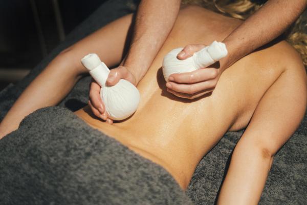 Herbal Heated Poultice Massage