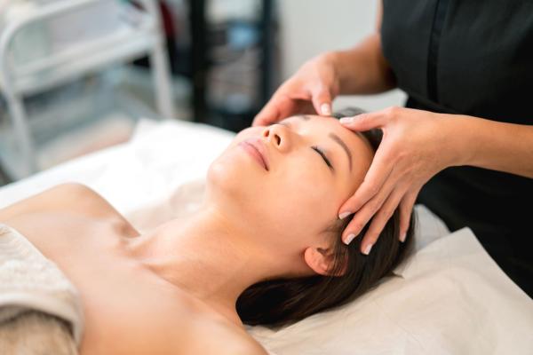 Head in the Clouds Massage - 30 minutes