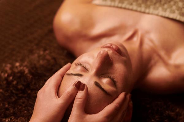 OSKIA Luxury Face & Body Treatment