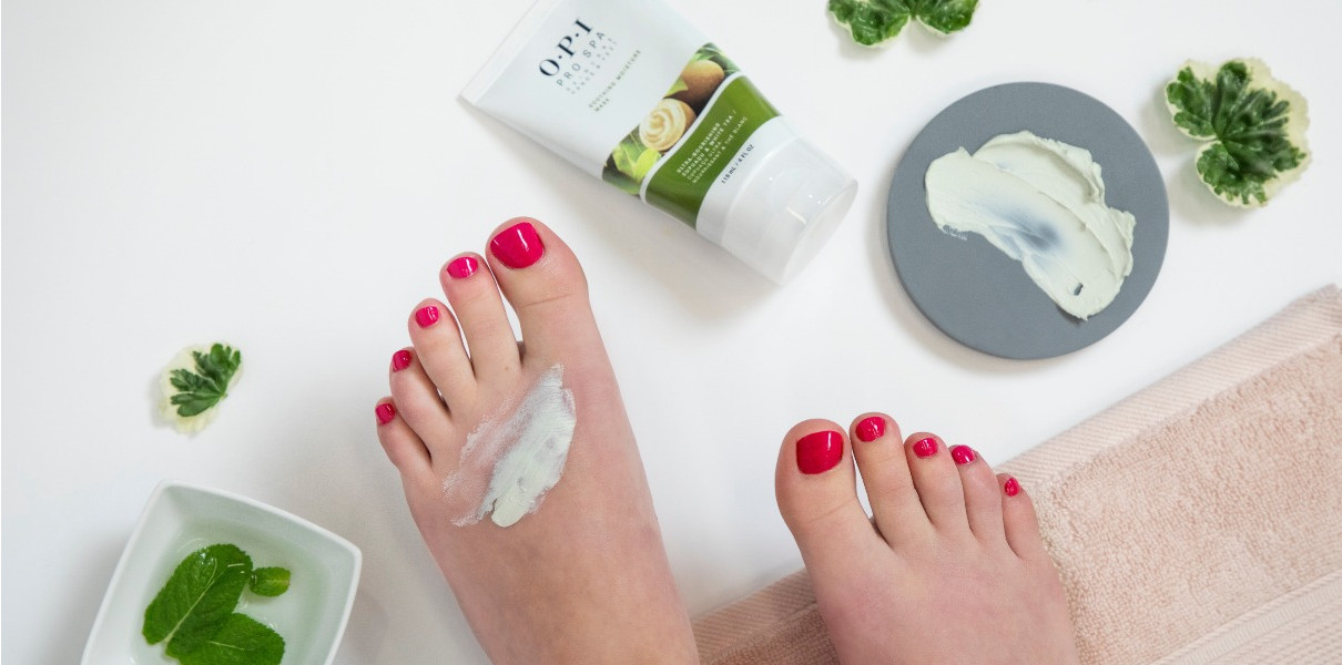 OPI Signature Pedicure with Nail Lacquer Finish