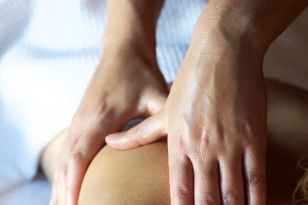 Warm Bamboo Therapy Back Massage