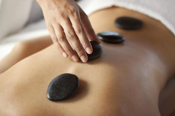 Hot Stone Massage | 60-minutes | Velvære