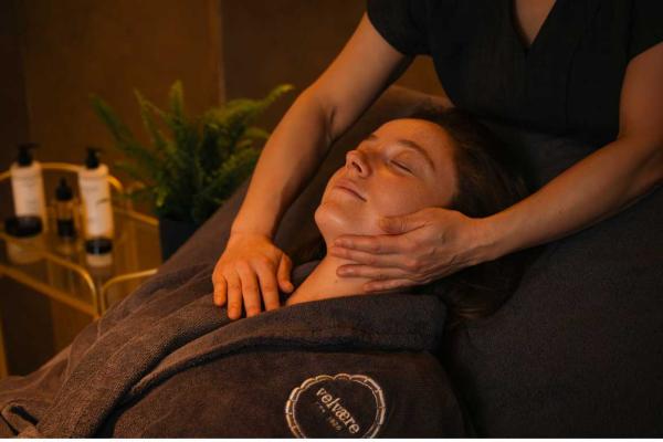 A Day in Dublin Facial | Velvære