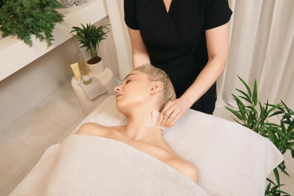 ESPA Active Nutrients Glow Facial 50 min -kasvohoito
