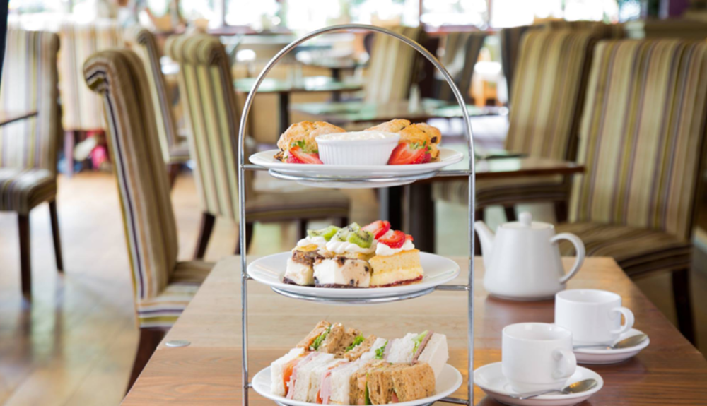 AFTERNOON TEA WITH PROSECCO FOR 1