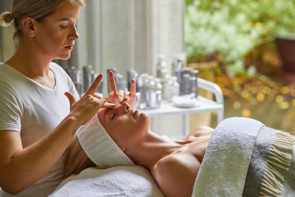 60m Sarah Chapman Bespoke Facial