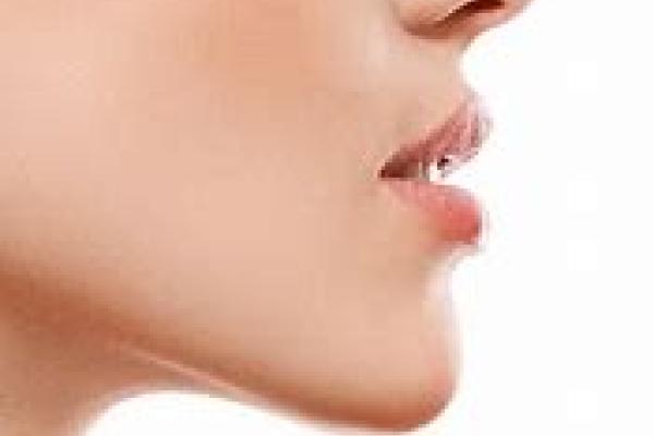 LIP & CHIN WAX