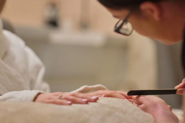 Speedy Manicure
