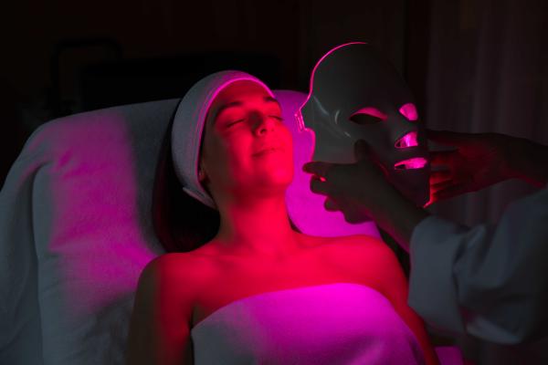 DÉESSE PRO LED Facial |  Velvære