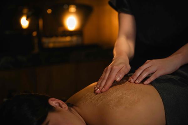 Renew & Recharge Body Scrub | CODAGE