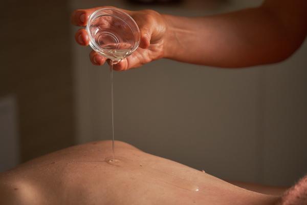 The NICI Signature Décolleté, Neck and Scalp Massage