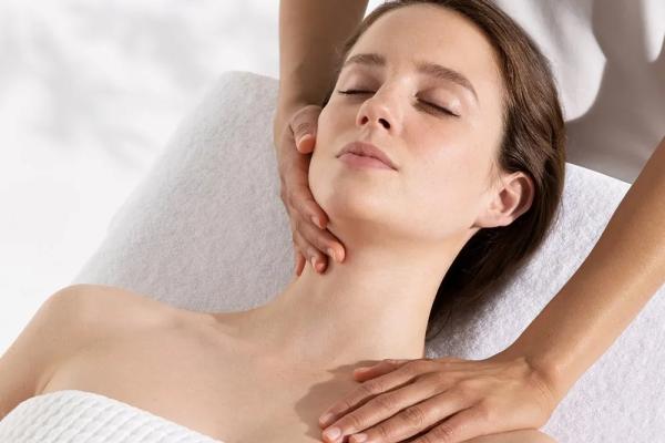Plaisir d’Arômes / Vital Defense - Aromatic Relaxing and Well-being Facials 50min