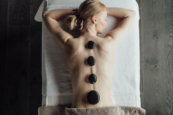 Kvirra - Hot Stone Treatment - 75 min